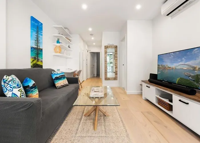 Stylish Manly Apartment With Harbour Views